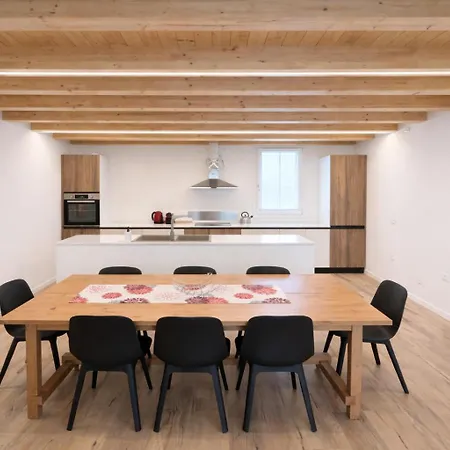 Alberti - Elegant, Spacious & Bright Villa Casa Reali