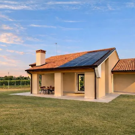 Alberti - Elegant, Spacious & Bright *