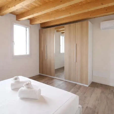 Alberti - Elegant, Spacious & Bright